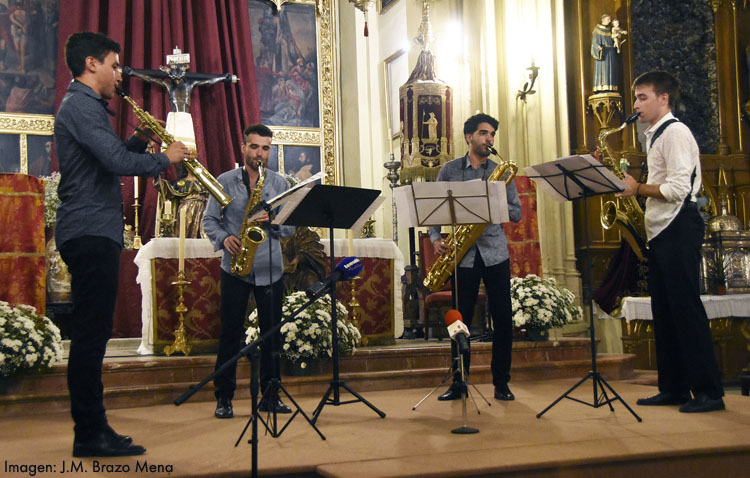 El cuarteto de saxofones «ProQ» cerró los actos de la festividad de Santiago con un aplaudido concierto