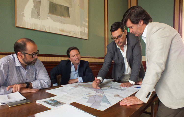 La Confederación de Empresarios de Sevilla y el Ayuntamiento analizan «el potencial económico de Utrera»