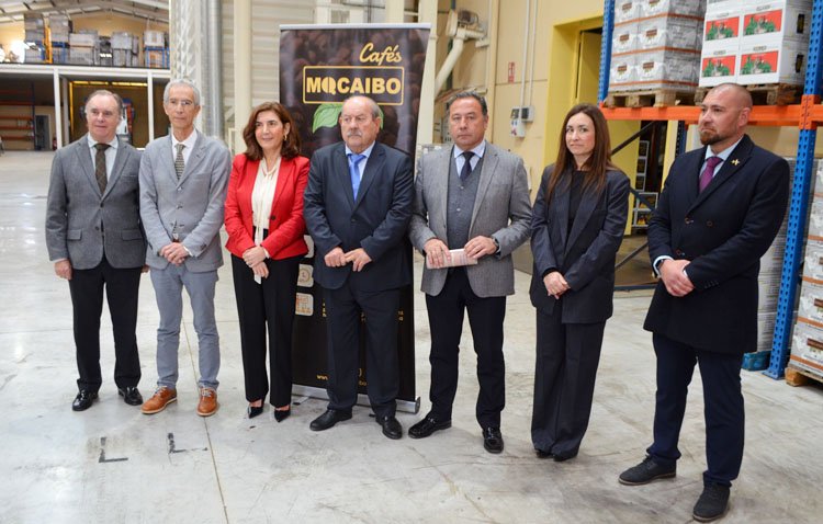 La consejera de Empleo destaca que el número de empresas ha crecido en Utrera un 5,2% en los últimos tres años
