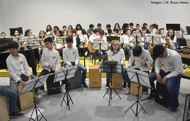 La Casa Surga acogió la presentación del nuevo proyecto del conservatorio de Utrera, «Sentimos el flamenco», pionero en Andalucía