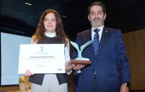 Consolación Álvarez recoge el galardón de los XII Premios Manuel Losada Villasante de Sevilla