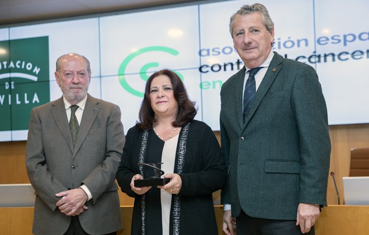 La utrerana Consuelo Navarro, homenajeada por el Día Mundial contra el Cáncer
