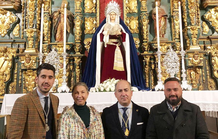 El taller de la utrerana Inmaculada García-Rayo bordará las bambalinas del nuevo paso de palio de la Virgen de la Amargura