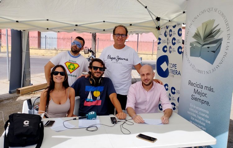 COPE Utrera (98.1 FM) y Ecoembes fomentan el reciclaje en el mercadillo de Utrera [AUDIO]