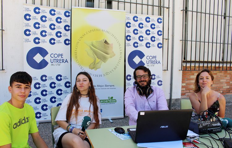 COPE Utrera (98.1 FM) visita la ‘Feria de la Salud’ del instituto Virgen de Consolación de la mano de Ecoembes y el Ayuntamiento de Utrera [AUDIO Y GALERÍA]