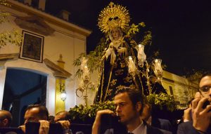 Una brillante clausura de la Cuaresma en Utrera con la Virgen de las Angustias (GALERÍA)
