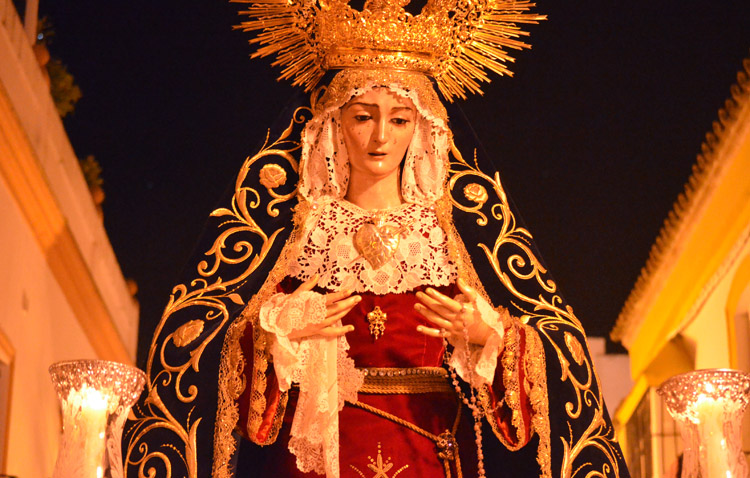 La Virgen de las Angustias preside este viernes su corona dolorosa como cierre de la Cuaresma en Utrera