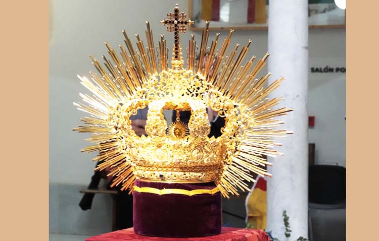La hermandad de Nuestro Padre Jesús Nazareno presenta oficialmente la corona que portará la Virgen de las Angustias el próximo 3 de octubre durante su coronación canónica