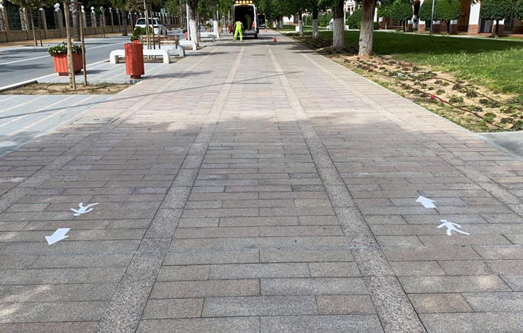 Utrera propone caminar en sentido único por las aceras para evitar contagios de Covid-19
