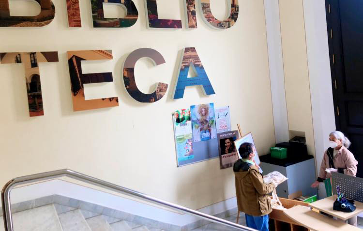 La biblioteca de Utrera reabre solo para préstamos con horario de recogida y la sala de estudios de Olivareros seguirá cerrada