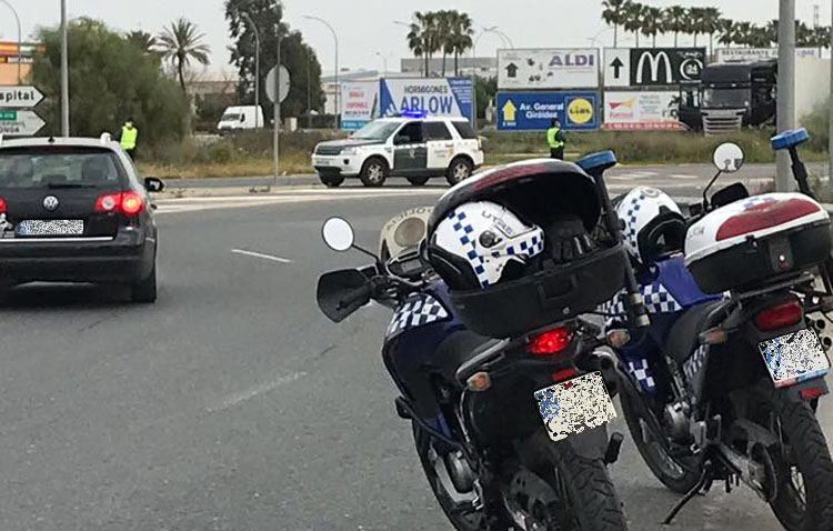 Detenido tras saltarse un control policial en Utrera y huir conduciendo un vehículo sin tener puntos en el carné