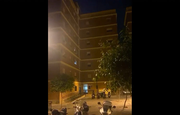 El ingenio de los utreranos que viven en la barriada Los Militares durante el confinamiento (VÍDEO)