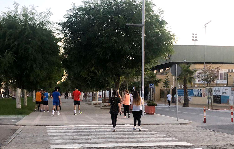El primer día de salida generalizada a las calles deja tres multas en Utrera