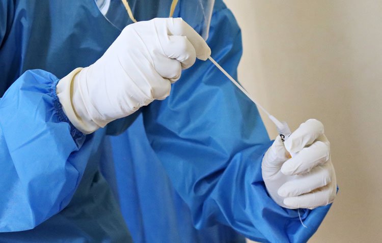 Utrera suma 16 positivos por coronavirus desde el viernes y la incidencia baja levemente a 123 casos por cada 100.000 habitantes