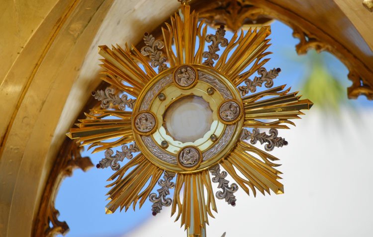 La parroquia de San José celebra los cultos en honor al Santísimo Sacramento