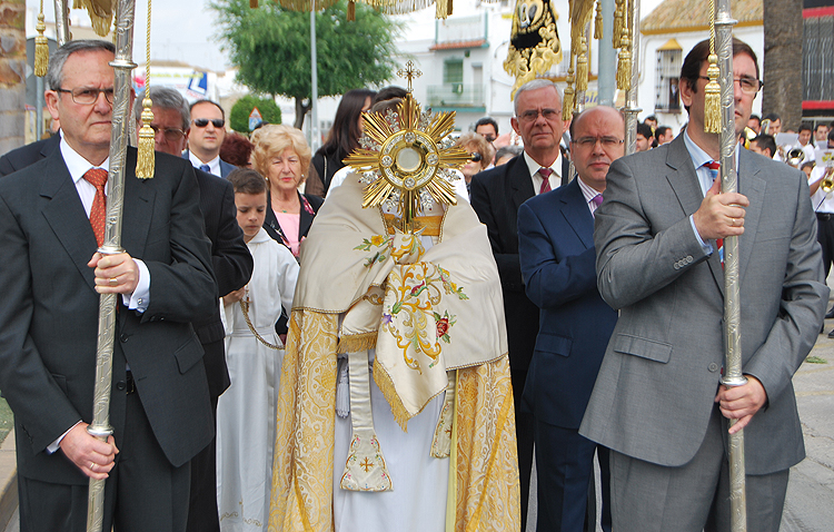 La parroquia de San José plantea constituir una hermandad sacramental
