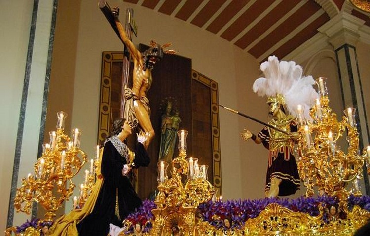 El Cristo del Amor regresa a la capilla del Carmen