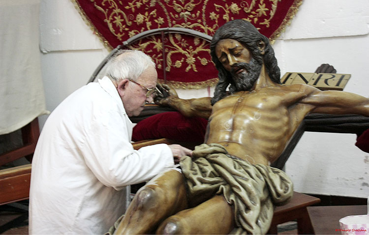 La hermandad de los Estudiantes decidirá en cabildo extraordinario la restauración del Cristo del Amor