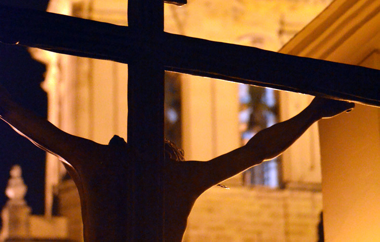 «El Transistor Cofrade» acompaña como cada Viernes Santo a Jesús Nazareno, la Vera-Cruz y Los Milagros [AUDIO]
