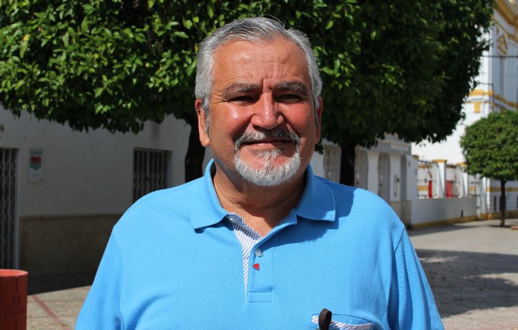 Cristóbal Lobato vuelve a la primera línea política y será candidato de IU en las elecciones municipales de Utrera