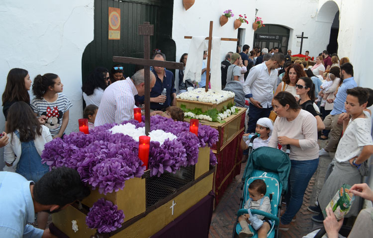 Todo listo para el certamen de cruces de mayo de los Estudiantes