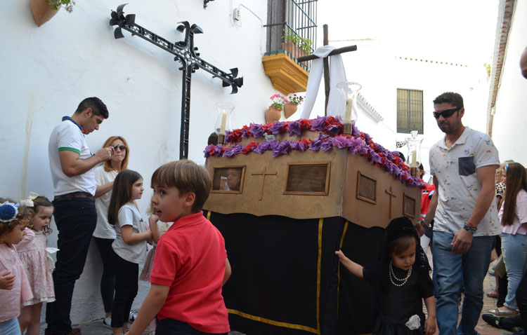 El certamen de cruces de mayo inundará de «pasitos» un año más las calles de Utrera