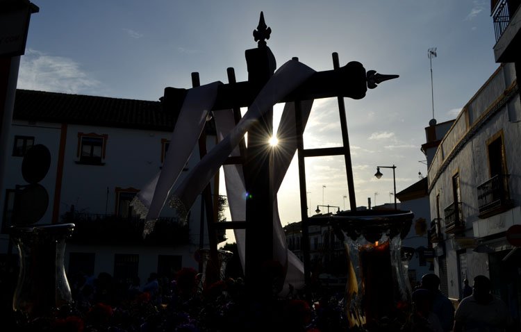 Los ‘pasitos’ recorren este sábado las calles de Utrera con el certamen de cruces de mayo de los Estudiantes