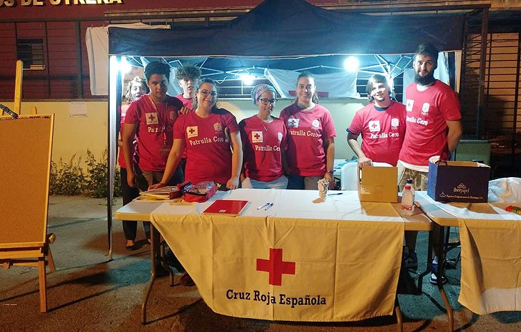 La promoción de hábitos saludables y el respeto a la ciudadanía llegan a la botellona con la «Patrulla cero»