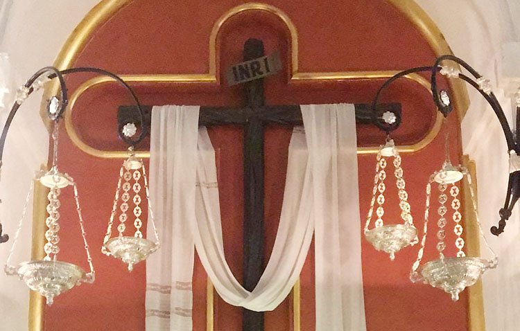 Cultos en la iglesia de San Francisco en honor a la Santa Cruz