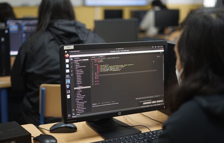 El instituto Ruiz Gijón oferta dos cursos gratuitos con certificados de profesionalidad para desempleados