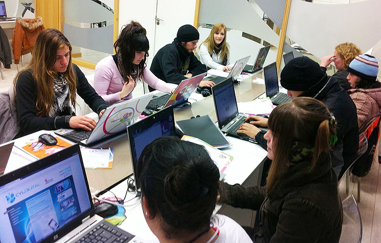 Dos escuelas-taller y un taller de empleo para personas en paro de Utrera
