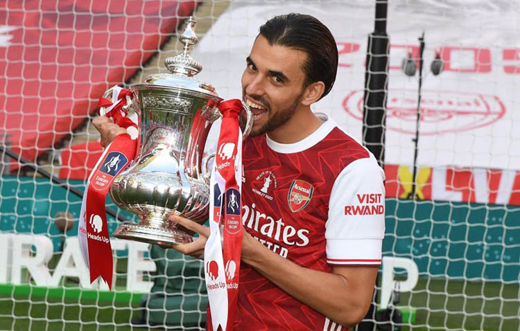 El futbolista utrerano Dani Ceballos consigue su primer título con el Arsenal