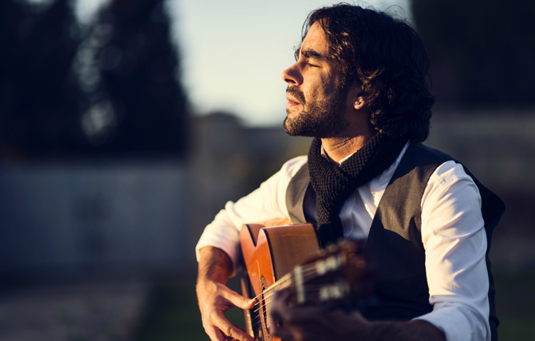 Sonidos de guitarra flamenca para cerrar el ciclo «Noches de julio»