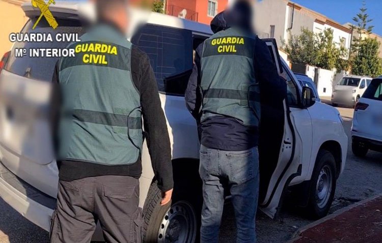 Cae una importante organización de tráfico de hachís tras descubrirse en Utrera una ‘guardería’ de narcolanchas