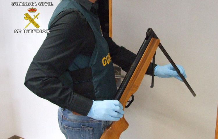 Dos detenidos a prisión por matar de varios disparos a un joven
