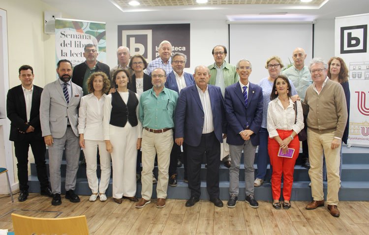 La poesía, protagonista del Día Internacional del Libro en Utrera [IMÁGENES]