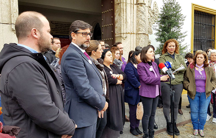 Comisiones Obreras denuncia la «hipocresía» del gobierno de Utrera en el Día de la Mujer y el PP reclama «hechos y no solo gestos»