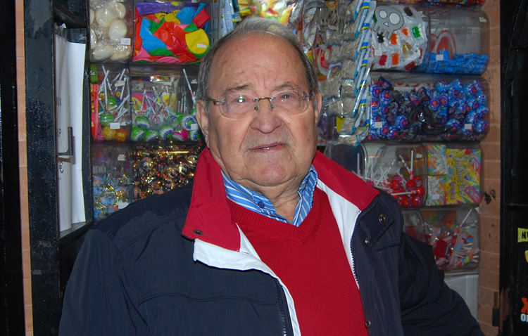 Fallece el utrerano Diego Barragán, el «alma» del popular «Quiosco Rosita»