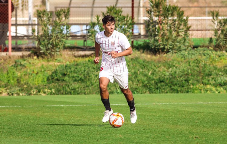 El futbolista utrerano Diego Jiménez, convocado por la selección nacional sub-18