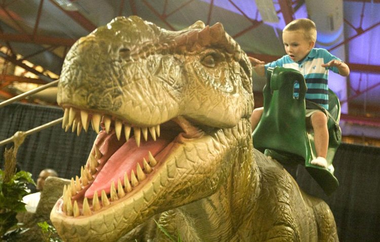 La mayor exposición de dinosaurios animatrónicos llega a Utrera con ‘Dinosaurs Tour’