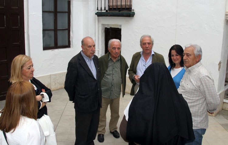 Versos sonoros de Fernando Villalón para ayudar a las Hermanas de la Cruz