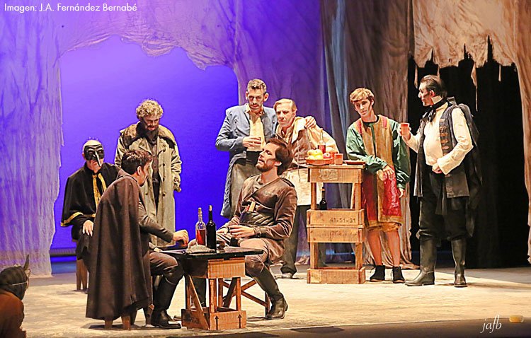 La magia de ‘Don Juan Tenorio’ se adueña del teatro ‘Enrique de la Cuadra’ como cada víspera de Todos los Santos