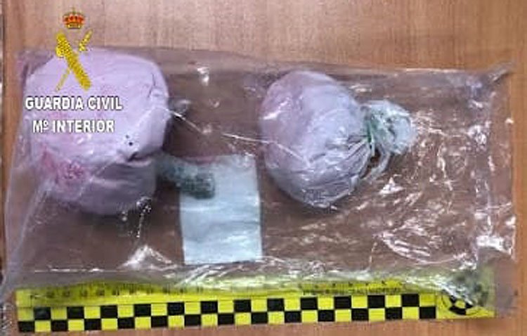 Dos detenidos en Utrera por circular con droga a toda velocidad y sin permiso de conducir