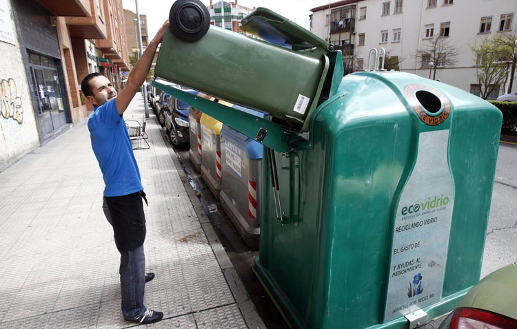 Una campaña para impulsar el reciclaje de vidrio entre los establecimientos hosteleros