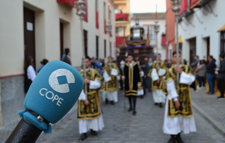 «El Transistor Cofrade» culmina su programación con todos los sonidos del Sábado Santo en Utrera [AUDIO]
