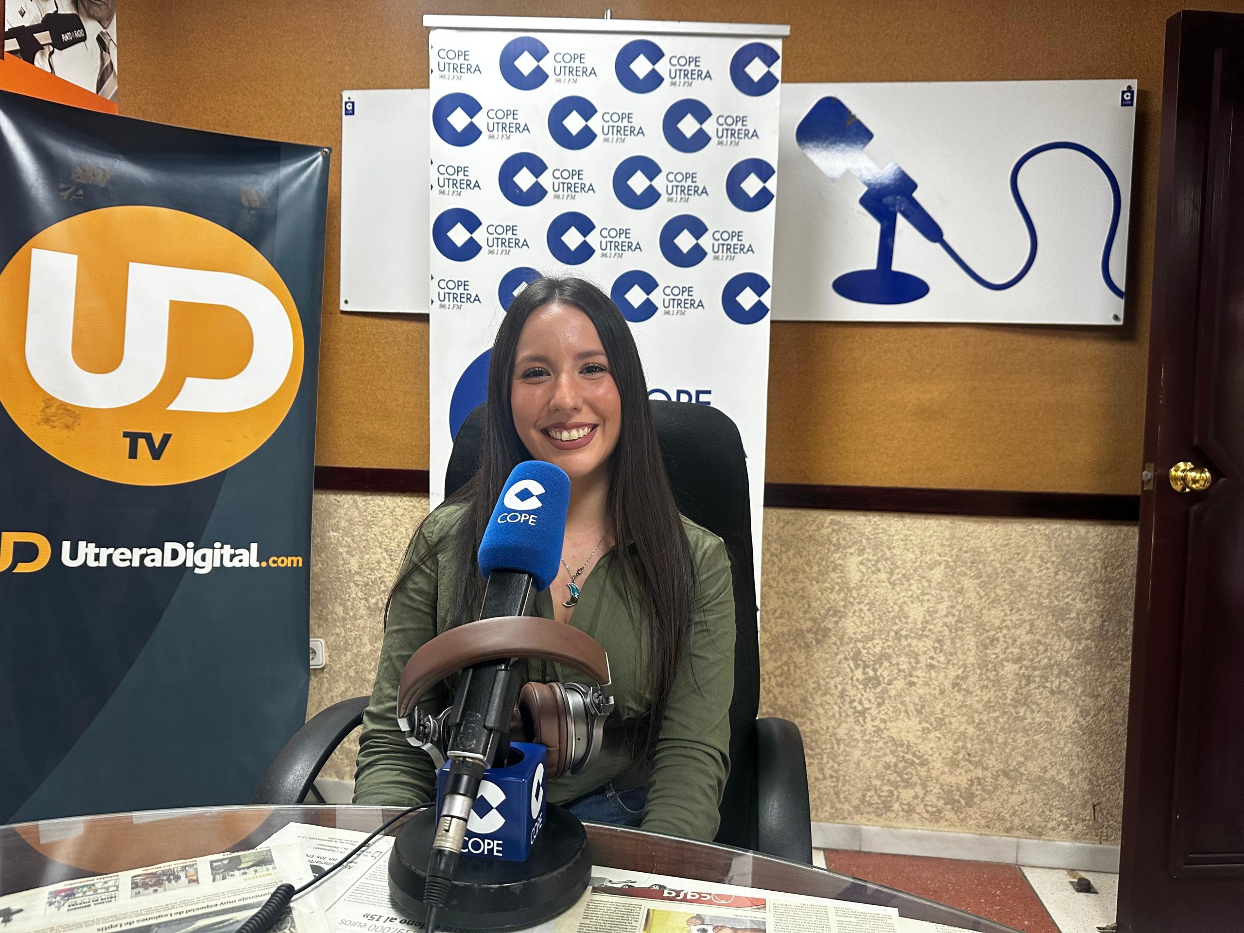 La utrerana Elena González presentará su libro ‘Insomnio de Colores’