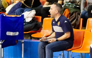 El técnico utrerano Eloy Ramírez luchará por ascender a la liga LEB Oro de baloncesto con el Tizona Universidad de Burgos