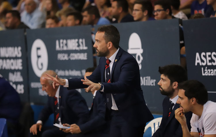 El utrerano Eloy Ramírez renueva como técnico del Club Baloncesto Morón