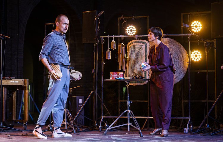 ‘En talleres’, la original propuesta de la bailaora Leonor Leal y el percusionista Antonio Moreno que llega al teatro de Utrera