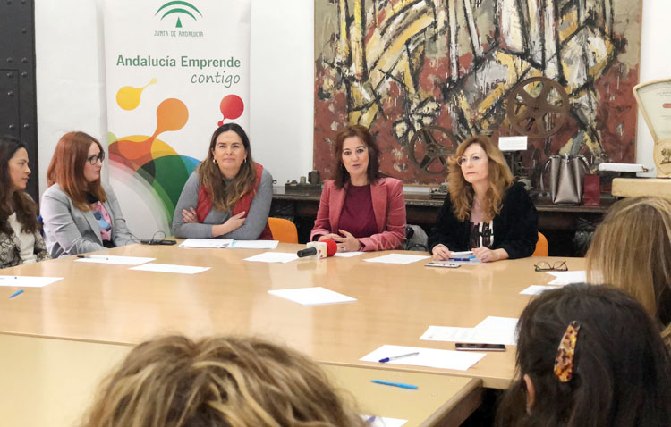 Una apuesta por el emprendimiento local con una mesa de innovación abierta sobre el sector de la moda